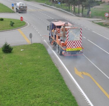 Thermo Spray Thermoplastic Road Marking Paint Application